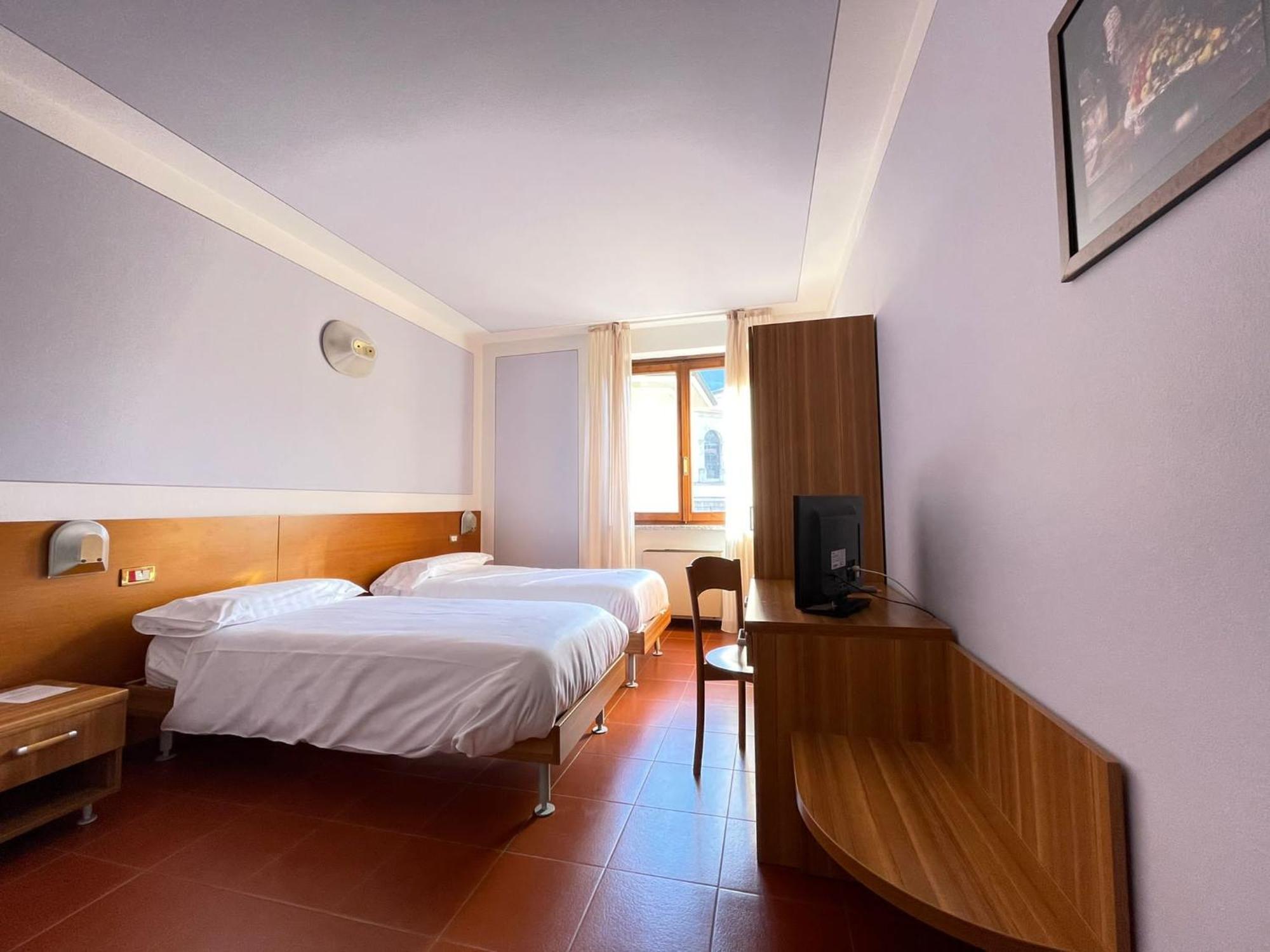 Hotel Ristorante Centrale Vestone Екстер'єр фото