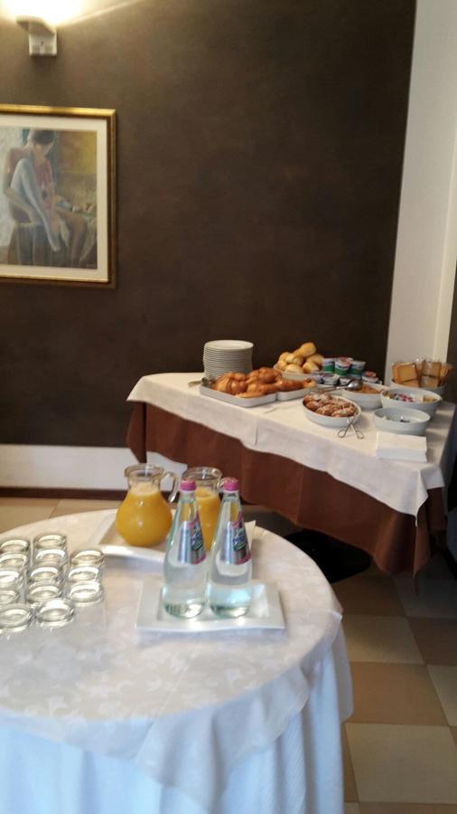 Hotel Ristorante Centrale Vestone Екстер'єр фото